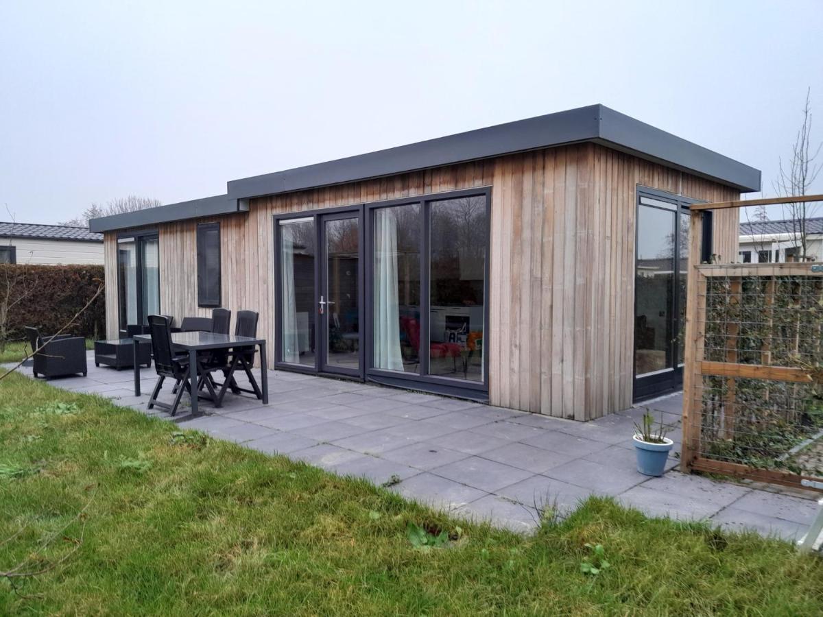Luxe 5 Persoons Bungalow Op Rustig Vakantiepark Nabij Leeuwarden Dronrijp Extérieur photo