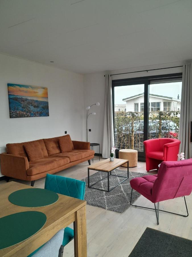 Luxe 5 Persoons Bungalow Op Rustig Vakantiepark Nabij Leeuwarden Dronrijp Extérieur photo
