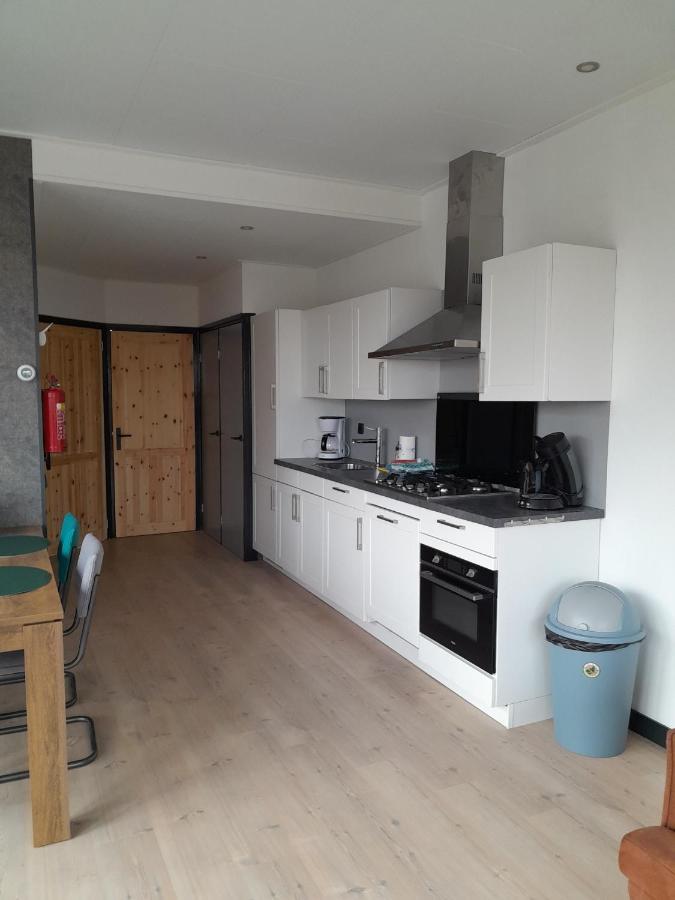 Luxe 5 Persoons Bungalow Op Rustig Vakantiepark Nabij Leeuwarden Dronrijp Extérieur photo