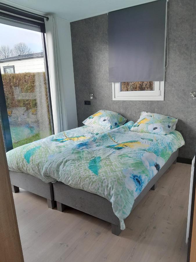 Luxe 5 Persoons Bungalow Op Rustig Vakantiepark Nabij Leeuwarden Dronrijp Extérieur photo